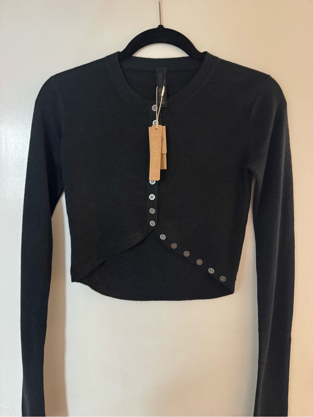 (New) SKIMS Black Asymmetric Button Cropped Women's Top